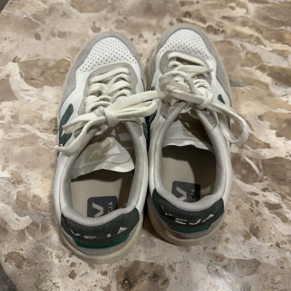 Veja Women’s White and Gray Sneakers with Green Accents - Picture 5 of 7